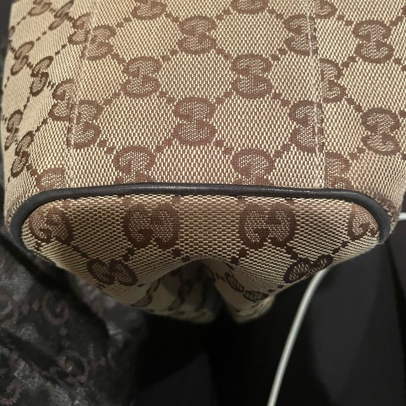 Gucci Suki (Medium) Authentic - Picture 11 of 15